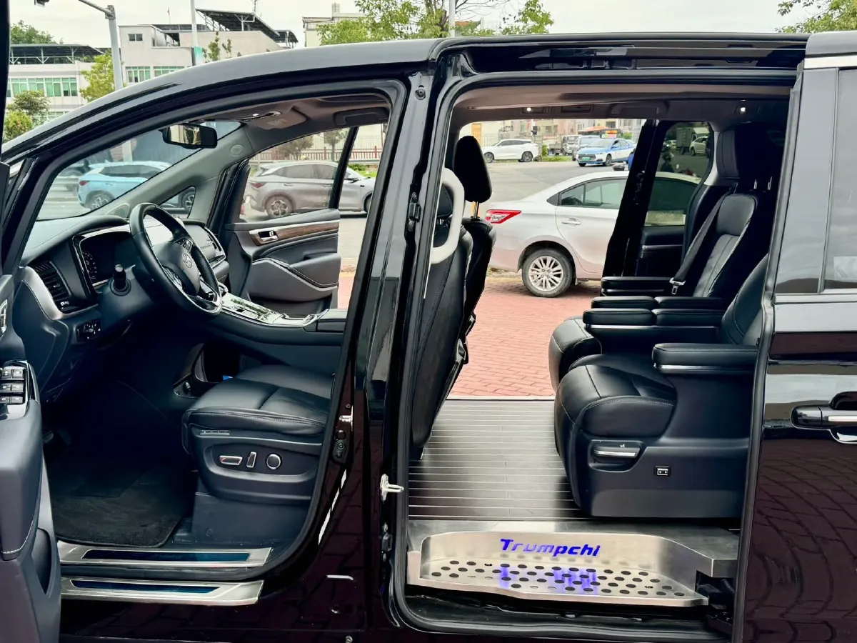 2021 GAC Trumpchi M8 2.0T 252HP L4 8AT,autocango,china used car exporter,china ev exporter,chinese used car exporter,chinese used ev exporter