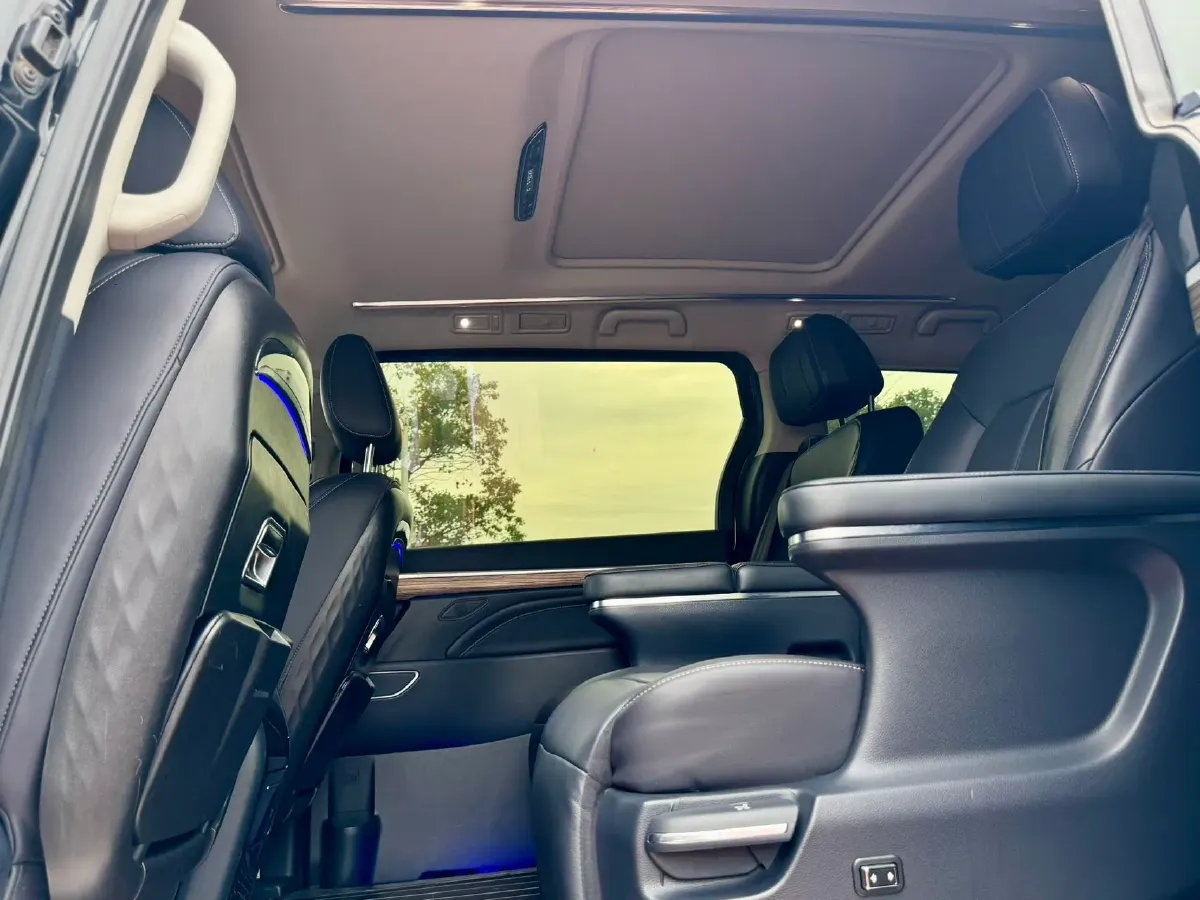 2021 GAC Trumpchi M8 2.0T 252HP L4 8AT,autocango,china used car exporter,china ev exporter,chinese used car exporter,chinese used ev exporter