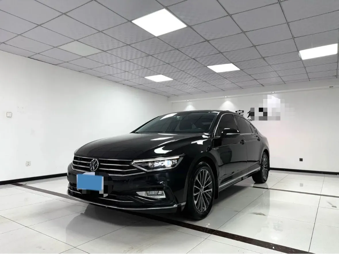 2020 Volkswagen Magotan 2.0T 186HP L4 7DCT,autocango,china used car exporter,china ev exporter,chinese used car exporter,chinese used ev exporter
