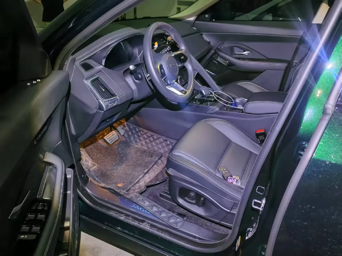 2024 Jaguar E-PACE 2.0T 249HP L4 9AT,autocango,china used car exporter,china ev exporter,chinese used car exporter,chinese used ev exporter
