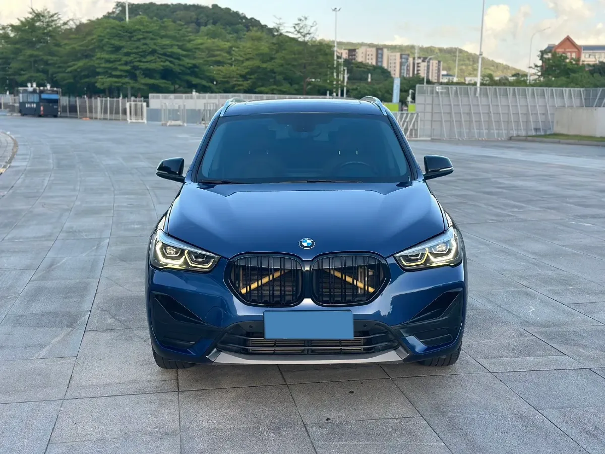 2022 BMW X1 2.0T 192HP L4 7DCT,autocango,china used car exporter,china ev exporter,chinese used car exporter,chinese used ev exporter