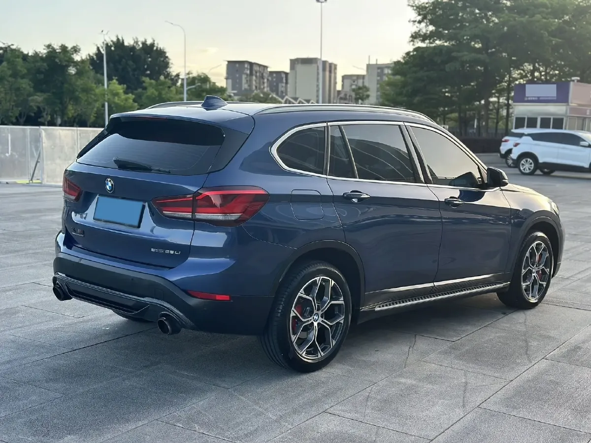 2022 BMW X1 2.0T 192HP L4 7DCT,autocango,china used car exporter,china ev exporter,chinese used car exporter,chinese used ev exporter