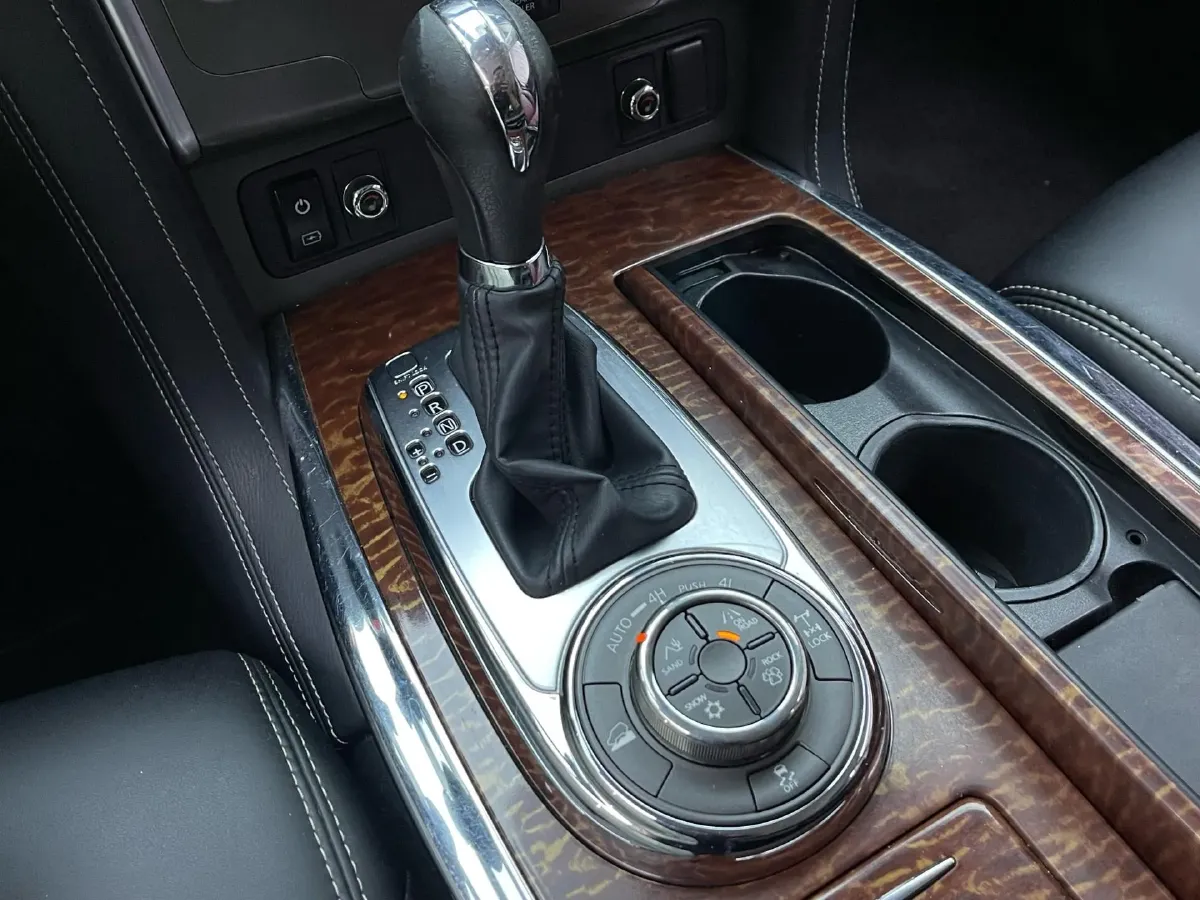 2018 Nissan Patrol 4.0L 279HP V6 7AT,autocango,china used car exporter,china ev exporter,chinese used car exporter,chinese used ev exporter