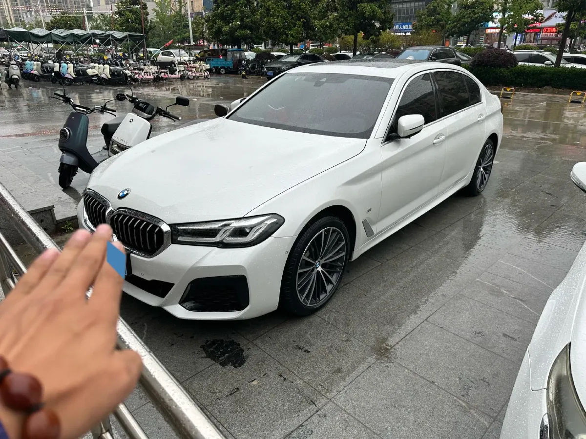 2022 BMW 5 Series 2.0T 252HP L4 8AT,autocango,china used car exporter,china ev exporter,chinese used car exporter,chinese used ev exporter