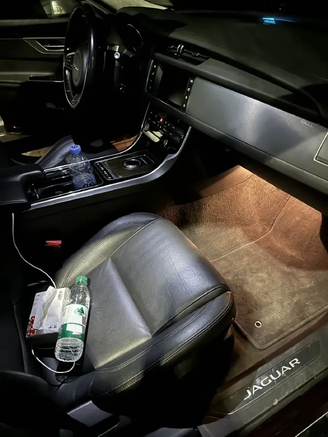 2018 Jaguar XFL 2.0T 200HP L4 8AT,autocango,china used car exporter,china ev exporter,chinese used car exporter,chinese used ev exporter