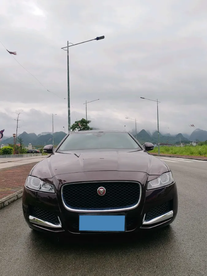 2020 Jaguar XFL 2.0T 200HP L4 8AT,autocango,china used car exporter,china ev exporter,chinese used car exporter,chinese used ev exporter