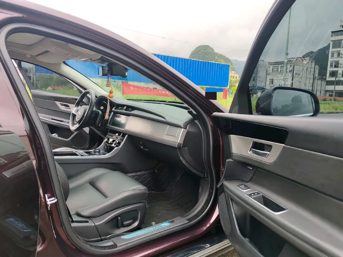 2020 Jaguar XFL 2.0T 200HP L4 8AT,autocango,china used car exporter,china ev exporter,chinese used car exporter,chinese used ev exporter