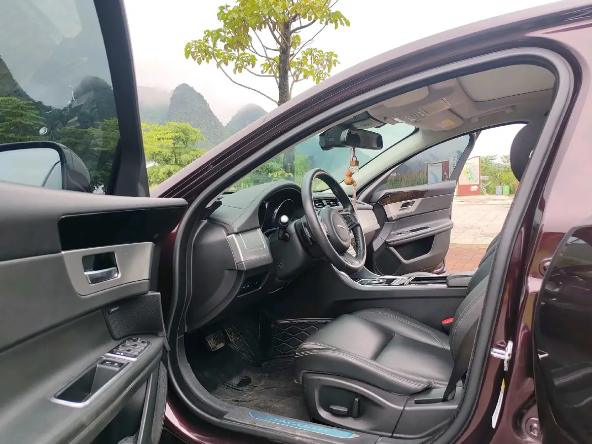 2020 Jaguar XFL 2.0T 200HP L4 8AT,autocango,china used car exporter,china ev exporter,chinese used car exporter,chinese used ev exporter
