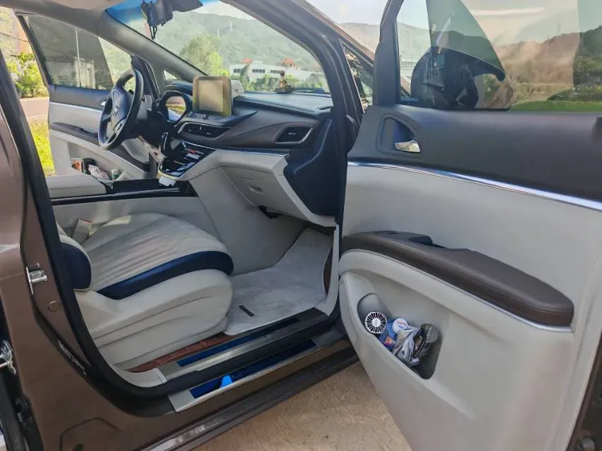 2022 Buick GL8 2.0T 237HP L4 9AT,autocango,china used car exporter,china ev exporter,chinese used car exporter,chinese used ev exporter