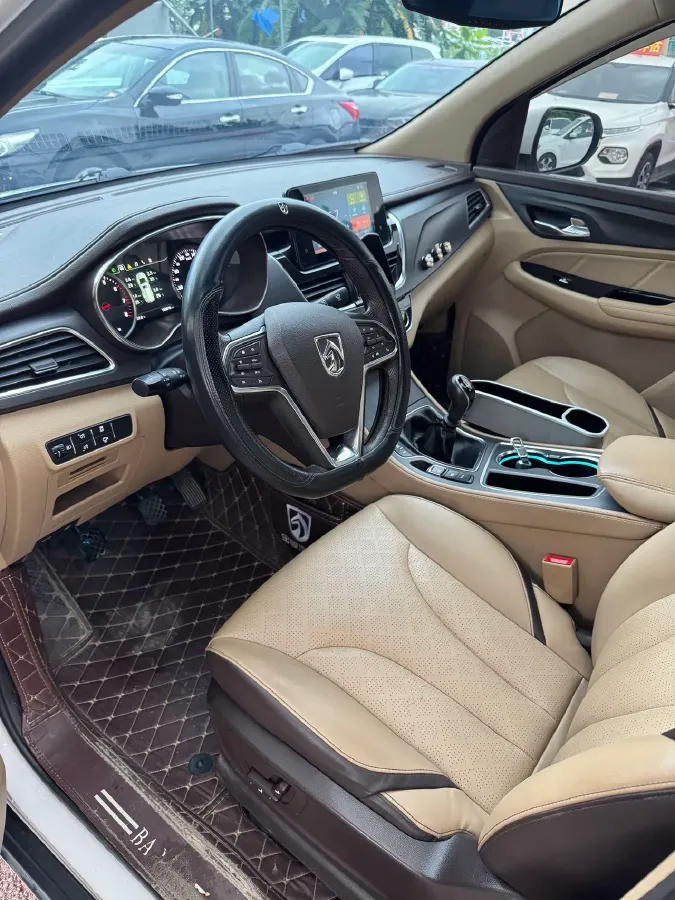 2019 BaoJun 730 1.5T 155HP L4 6MT,autocango,china used car exporter,china ev exporter,chinese used car exporter,chinese used ev exporter