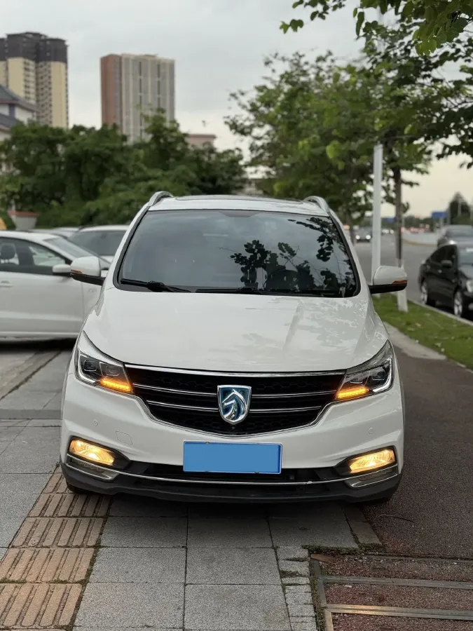 2019 BaoJun 730 1.5T 155HP L4 6MT,autocango,china used car exporter,china ev exporter,chinese used car exporter,chinese used ev exporter
