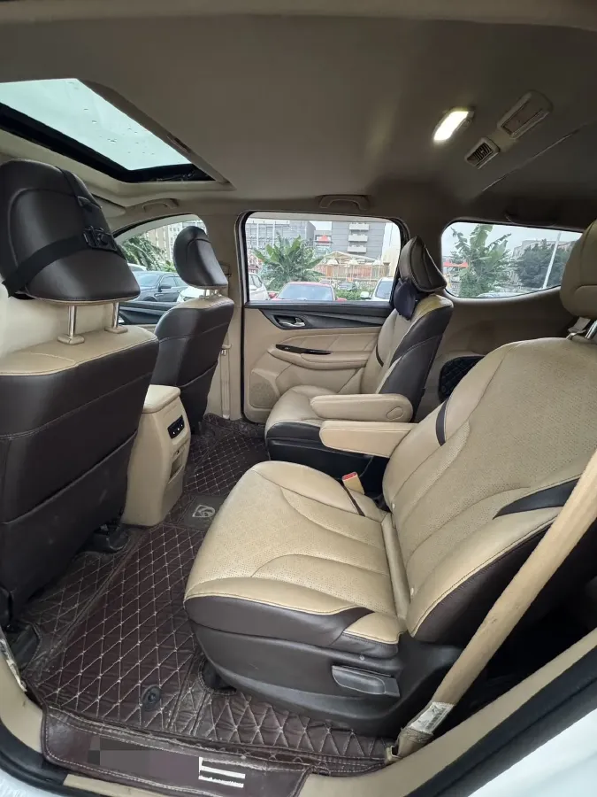 2019 BaoJun 730 1.5T 155HP L4 6MT,autocango,china used car exporter,china ev exporter,chinese used car exporter,chinese used ev exporter