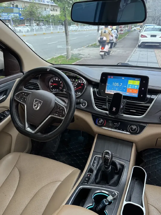 2019 BaoJun 730 1.5T 155HP L4 6MT,autocango,china used car exporter,china ev exporter,chinese used car exporter,chinese used ev exporter
