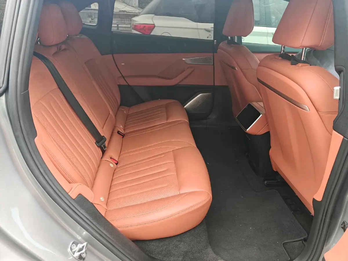2024 IM L6 BEV 75KWH,autocango,china used car exporter,china ev exporter,chinese used car exporter,chinese used ev exporter