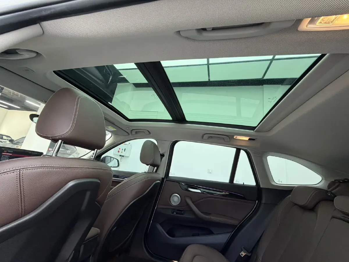 2021 BMW X1 1.5T 140HP L3 7DCT,autocango,china used car exporter,china ev exporter,chinese used car exporter,chinese used ev exporter