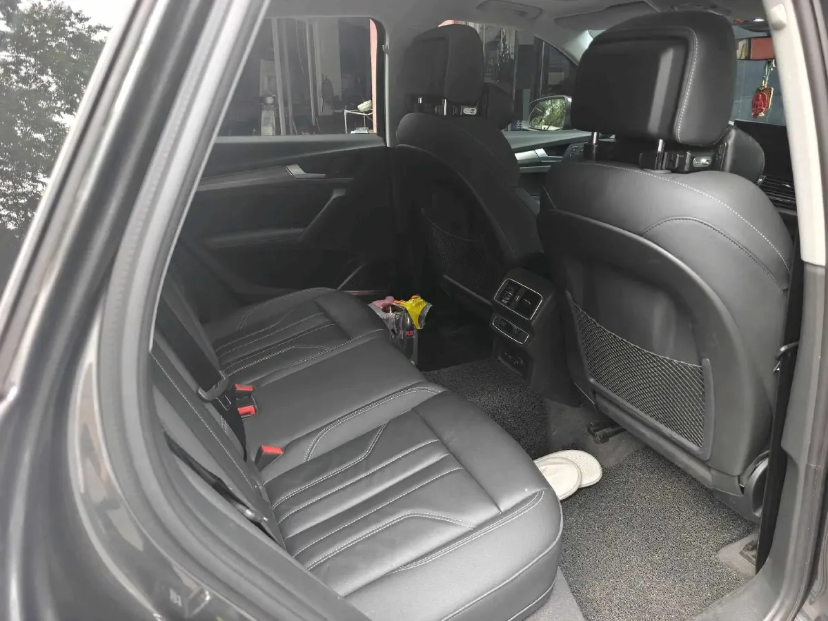 2022 Audi Q5L 2.0T 252HP L4 7DCT,autocango,china used car exporter,china ev exporter,chinese used car exporter,chinese used ev exporter