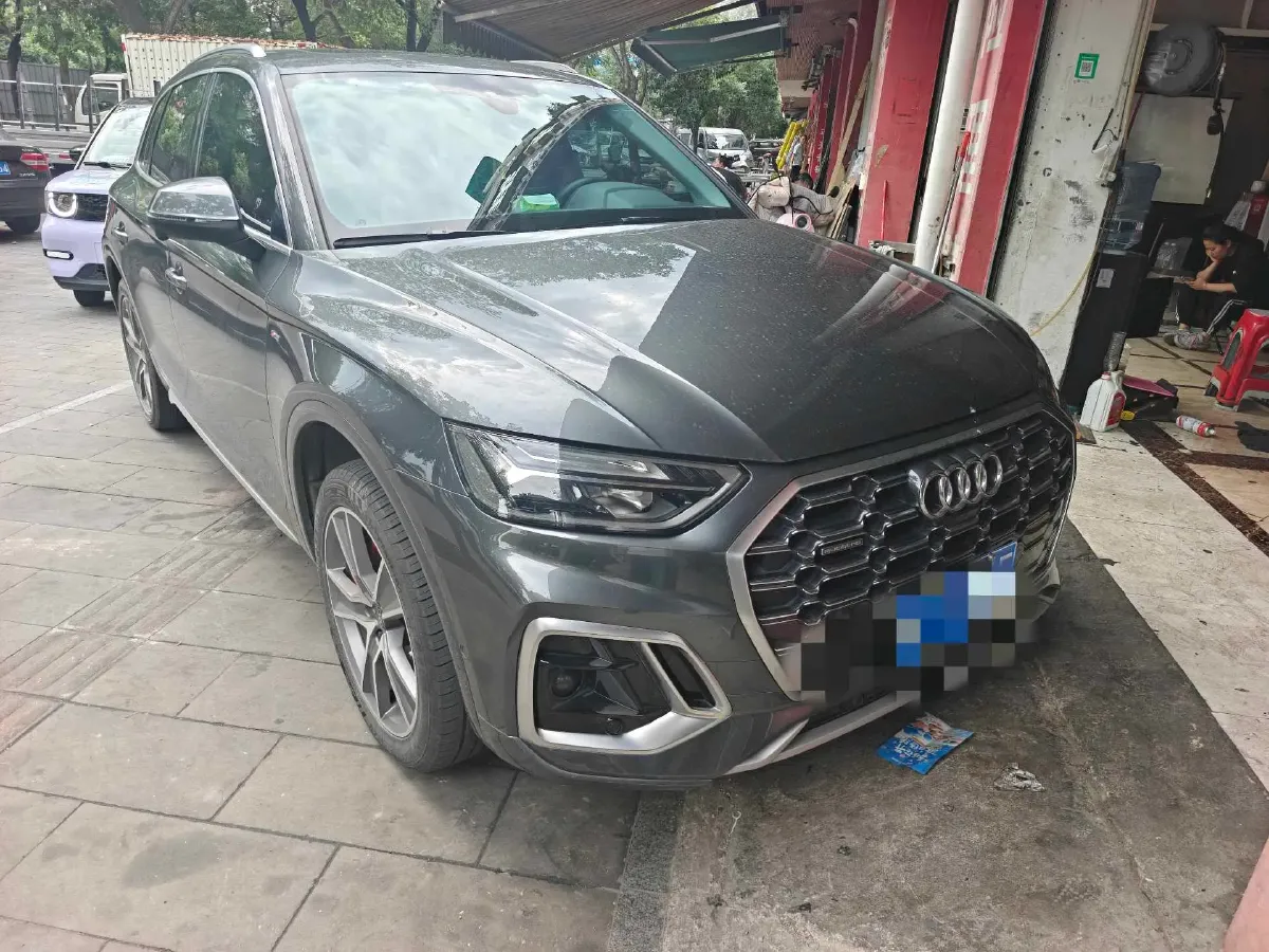 2022 Audi Q5L 2.0T 252HP L4 7DCT,autocango,china used car exporter,china ev exporter,chinese used car exporter,chinese used ev exporter