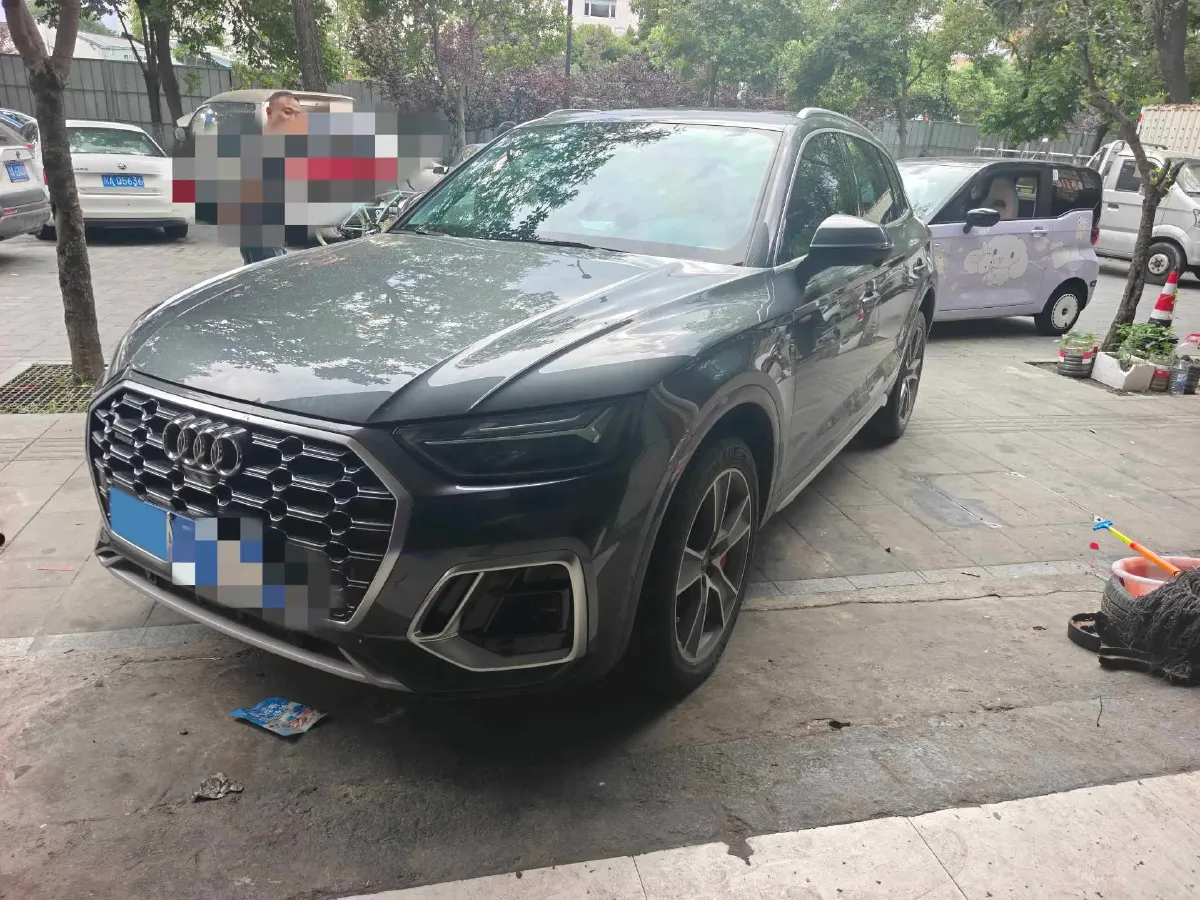 2022 Audi Q5L 2.0T 252HP L4 7DCT,autocango,china used car exporter,china ev exporter,chinese used car exporter,chinese used ev exporter