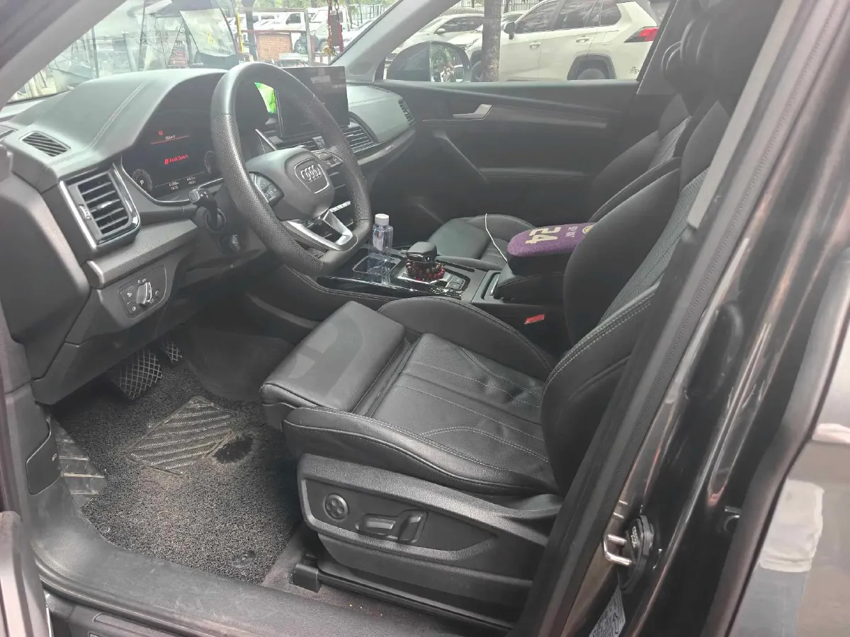2022 Audi Q5L 2.0T 252HP L4 7DCT,autocango,china used car exporter,china ev exporter,chinese used car exporter,chinese used ev exporter