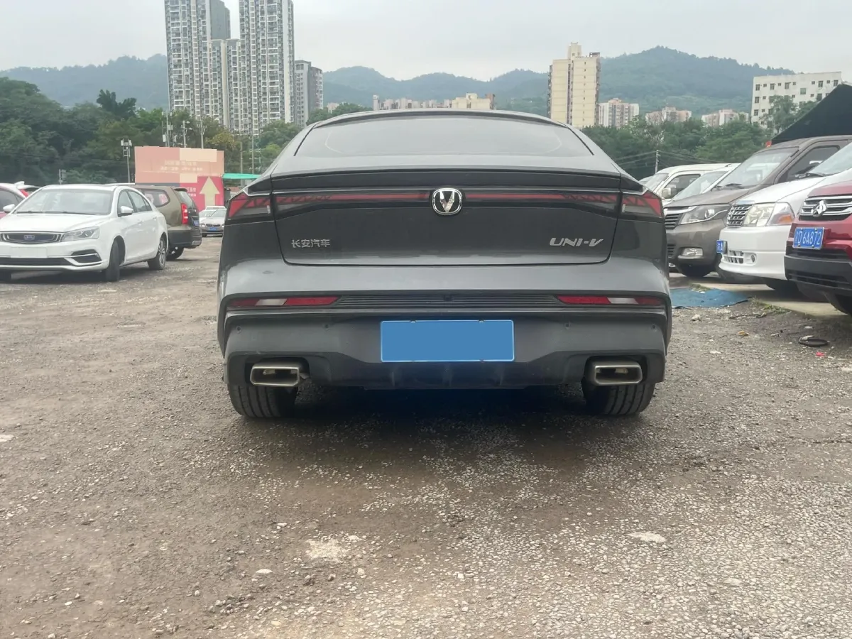 2025 ChangAn UNI-V 1.5T 192HP L4 7DCT,autocango,china used car exporter,china ev exporter,chinese used car exporter,chinese used ev exporter