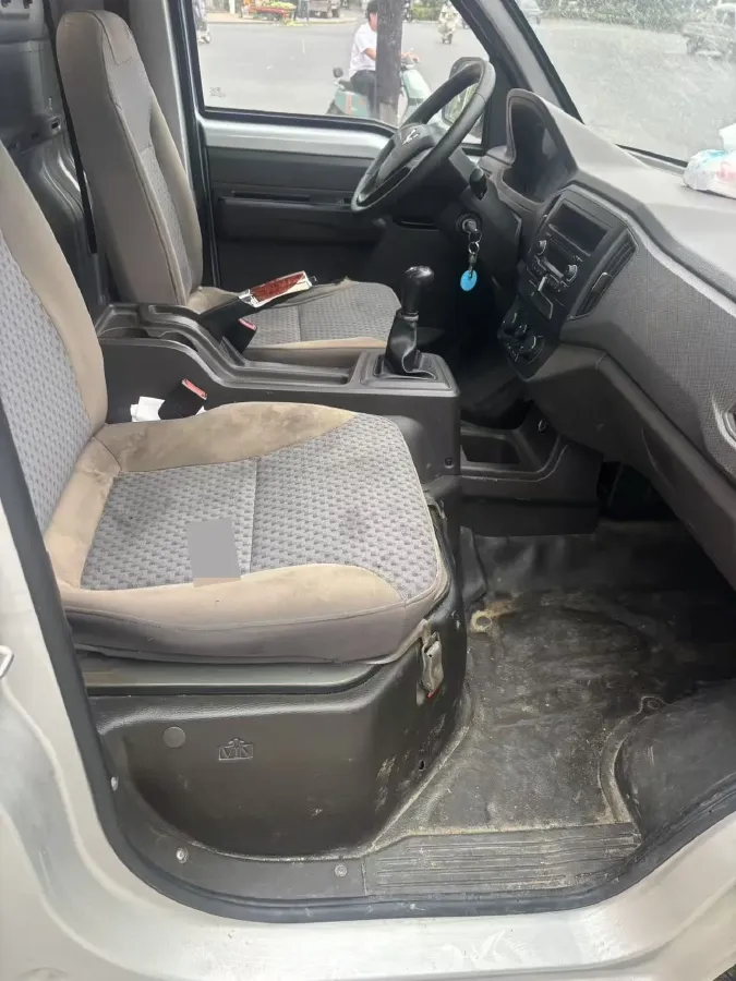 2019 WuLing RongGuang New Truck 1.5L 107HP L4 5MT,autocango,china used car exporter,china ev exporter,chinese used car exporter,chinese used ev exporter