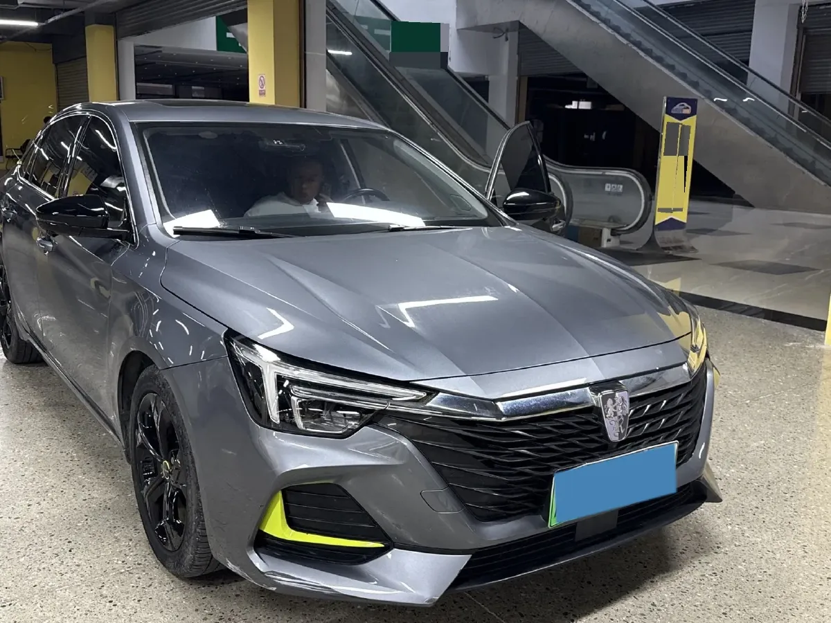 2020 Roewe i6 MAX 1.5T 169HP L4 AMT PHEV,autocango,china used car exporter,china ev exporter,chinese used car exporter,chinese used ev exporter