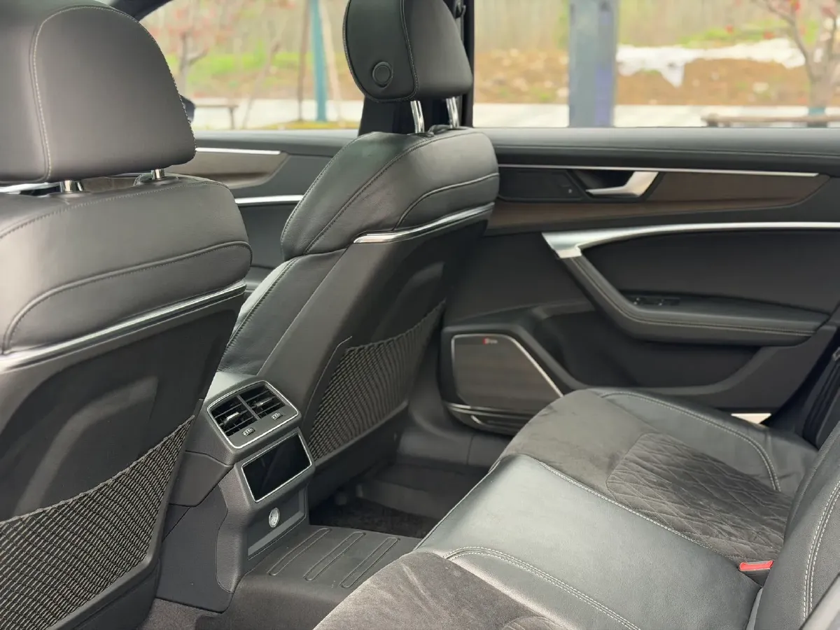 2020 Audi A6L 3.0T 340HP V6 7DCT,autocango,china used car exporter,china ev exporter,chinese used car exporter,chinese used ev exporter