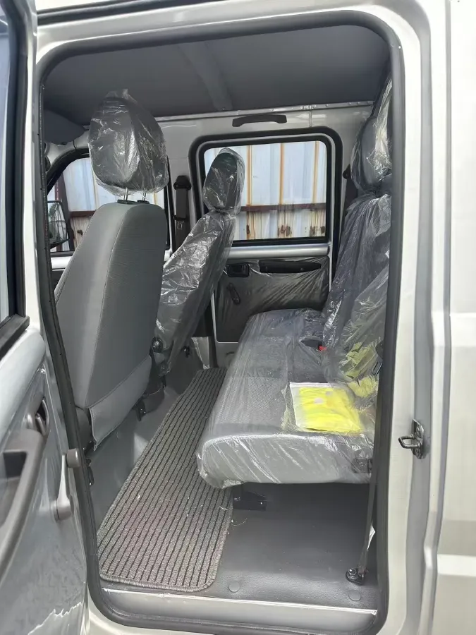 2023 WuLing RongGuang New Truck 1.5L 102HP L4 5MT,autocango,china used car exporter,china ev exporter,chinese used car exporter,chinese used ev exporter