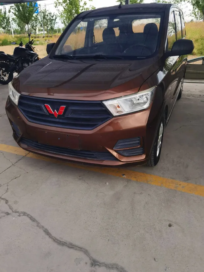 2019 WuLing HongGuang 1.5L 105HP L4 5MT,autocango,china used car exporter,china ev exporter,chinese used car exporter,chinese used ev exporter