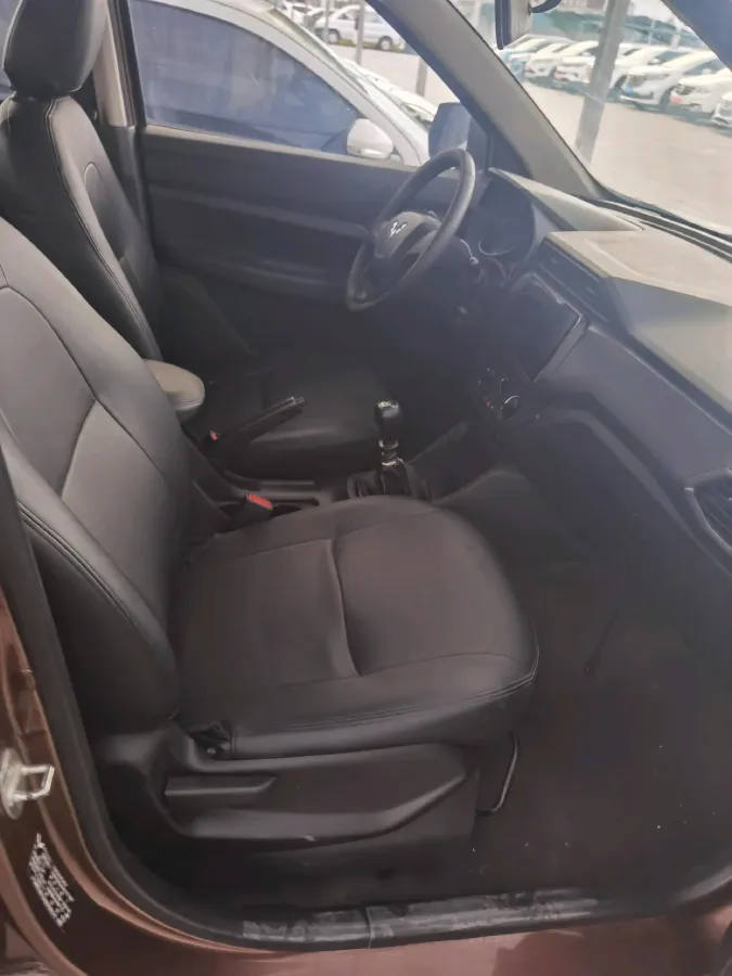 2019 WuLing HongGuang 1.5L 105HP L4 5MT,autocango,china used car exporter,china ev exporter,chinese used car exporter,chinese used ev exporter