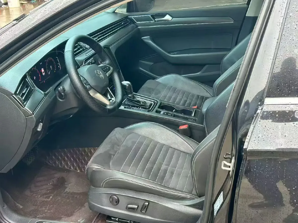 2020 Volkswagen Magotan 2.0T 186HP L4 7DCT,autocango,china used car exporter,china ev exporter,chinese used car exporter,chinese used ev exporter