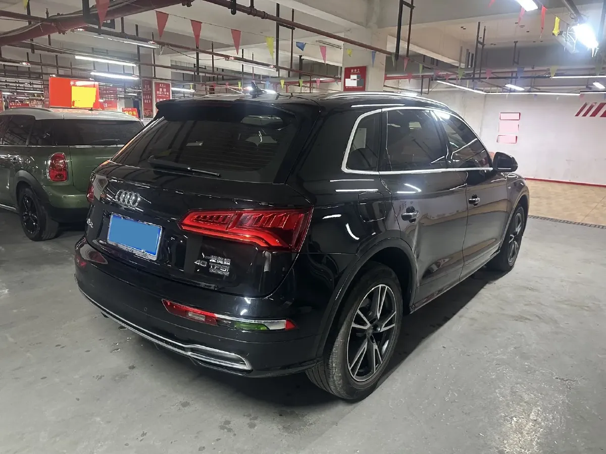 2020 Audi Q5L 2.0T 190HP L4 7DCT,autocango,china used car exporter,china ev exporter,chinese used car exporter,chinese used ev exporter