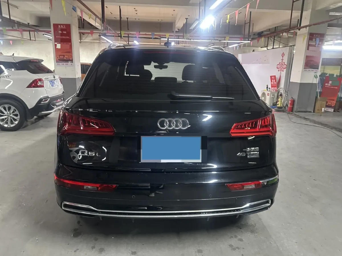 2020 Audi Q5L 2.0T 190HP L4 7DCT,autocango,china used car exporter,china ev exporter,chinese used car exporter,chinese used ev exporter