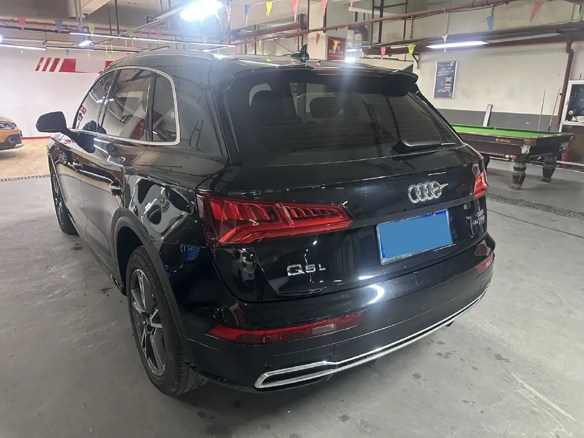 2020 Audi Q5L 2.0T 190HP L4 7DCT,autocango,china used car exporter,china ev exporter,chinese used car exporter,chinese used ev exporter