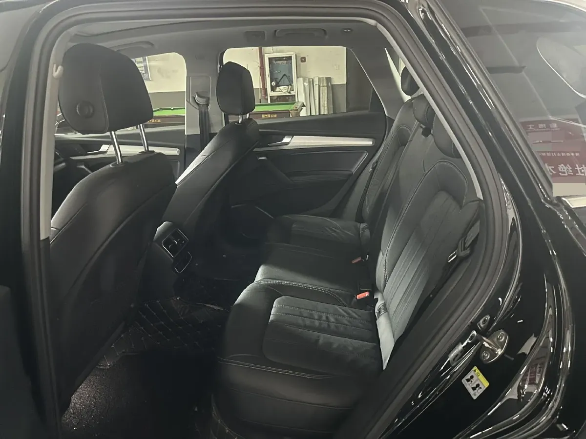 2020 Audi Q5L 2.0T 190HP L4 7DCT,autocango,china used car exporter,china ev exporter,chinese used car exporter,chinese used ev exporter