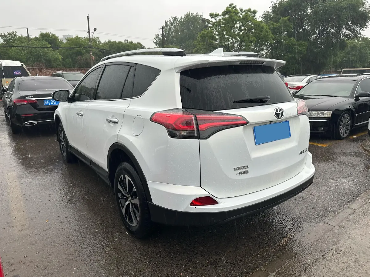 2019 Toyota RAV4 2.0L 151HP L4 CVT,autocango,china used car exporter,china ev exporter,chinese used car exporter,chinese used ev exporter