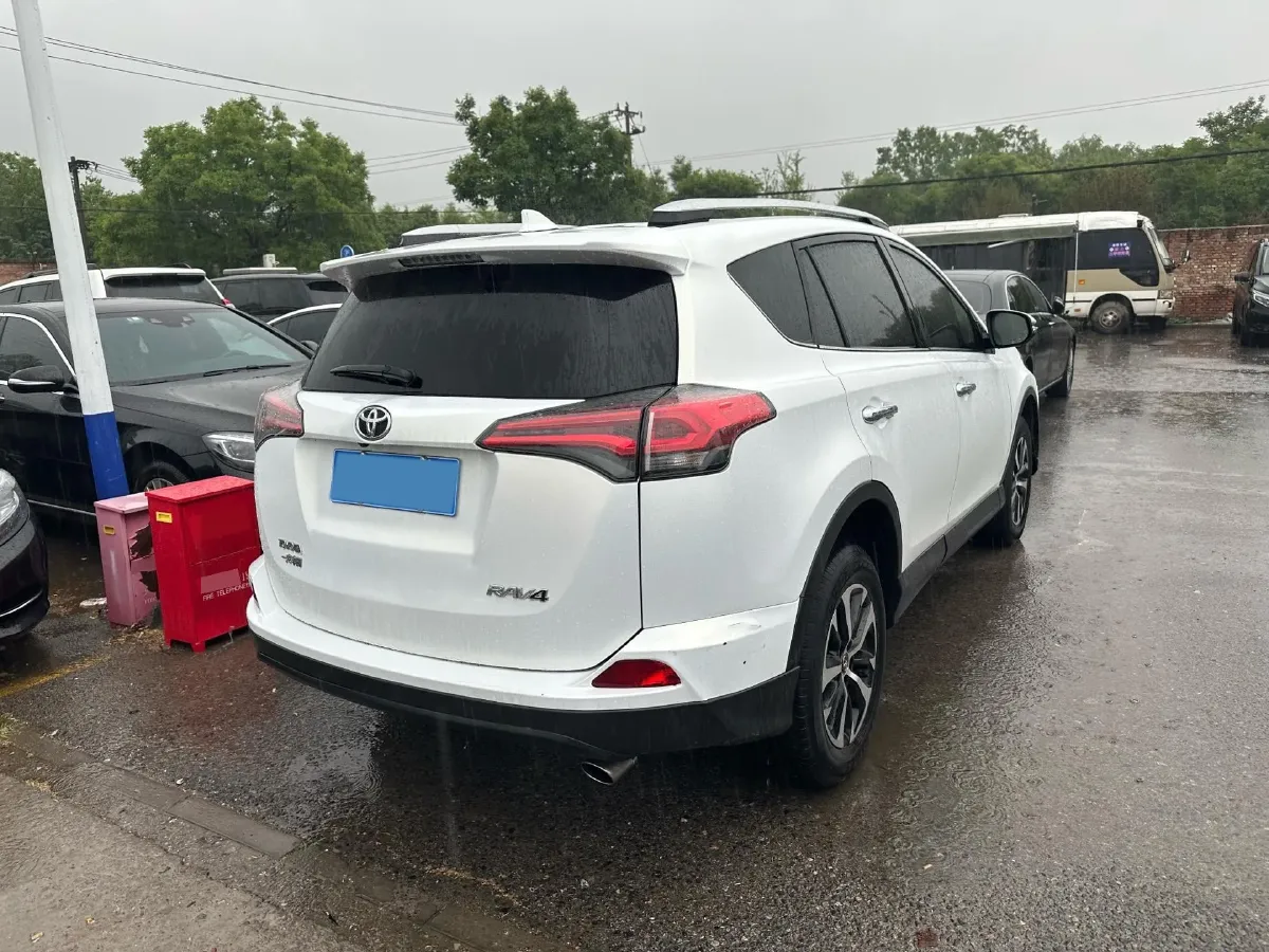 2019 Toyota RAV4 2.0L 151HP L4 CVT,autocango,china used car exporter,china ev exporter,chinese used car exporter,chinese used ev exporter