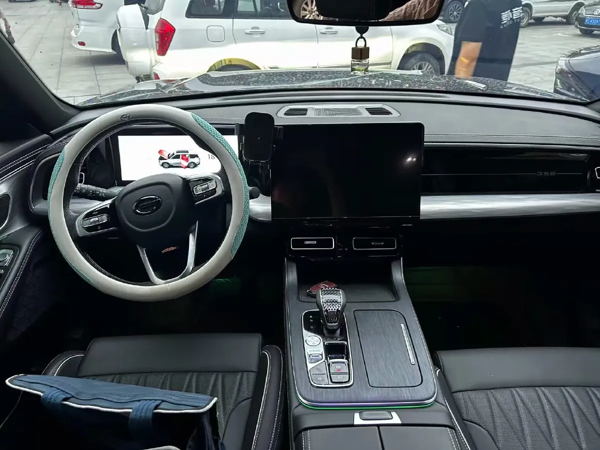 2025 GAC Trumpchi GS8 2.0T 252HP L4 8AT,autocango,china used car exporter,china ev exporter,chinese used car exporter,chinese used ev exporter