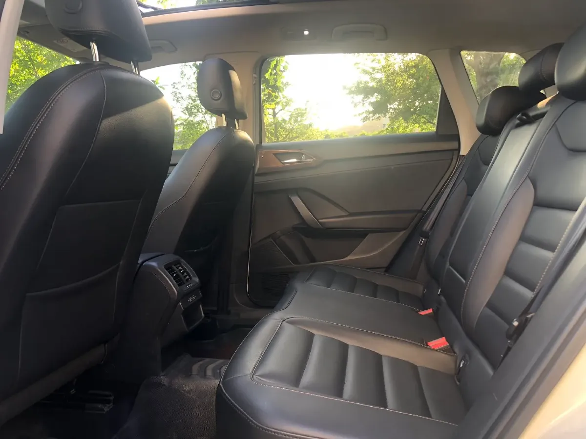 2019 MINI MINI 1.5T 102HP L3 7DCT,autocango,china used car exporter,china ev exporter,chinese used car exporter,chinese used ev exporter