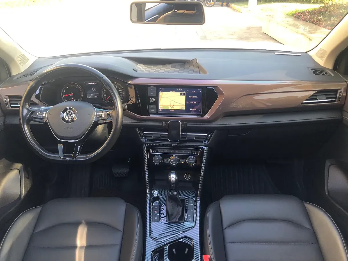 2019 MINI MINI 1.5T 102HP L3 7DCT,autocango,china used car exporter,china ev exporter,chinese used car exporter,chinese used ev exporter