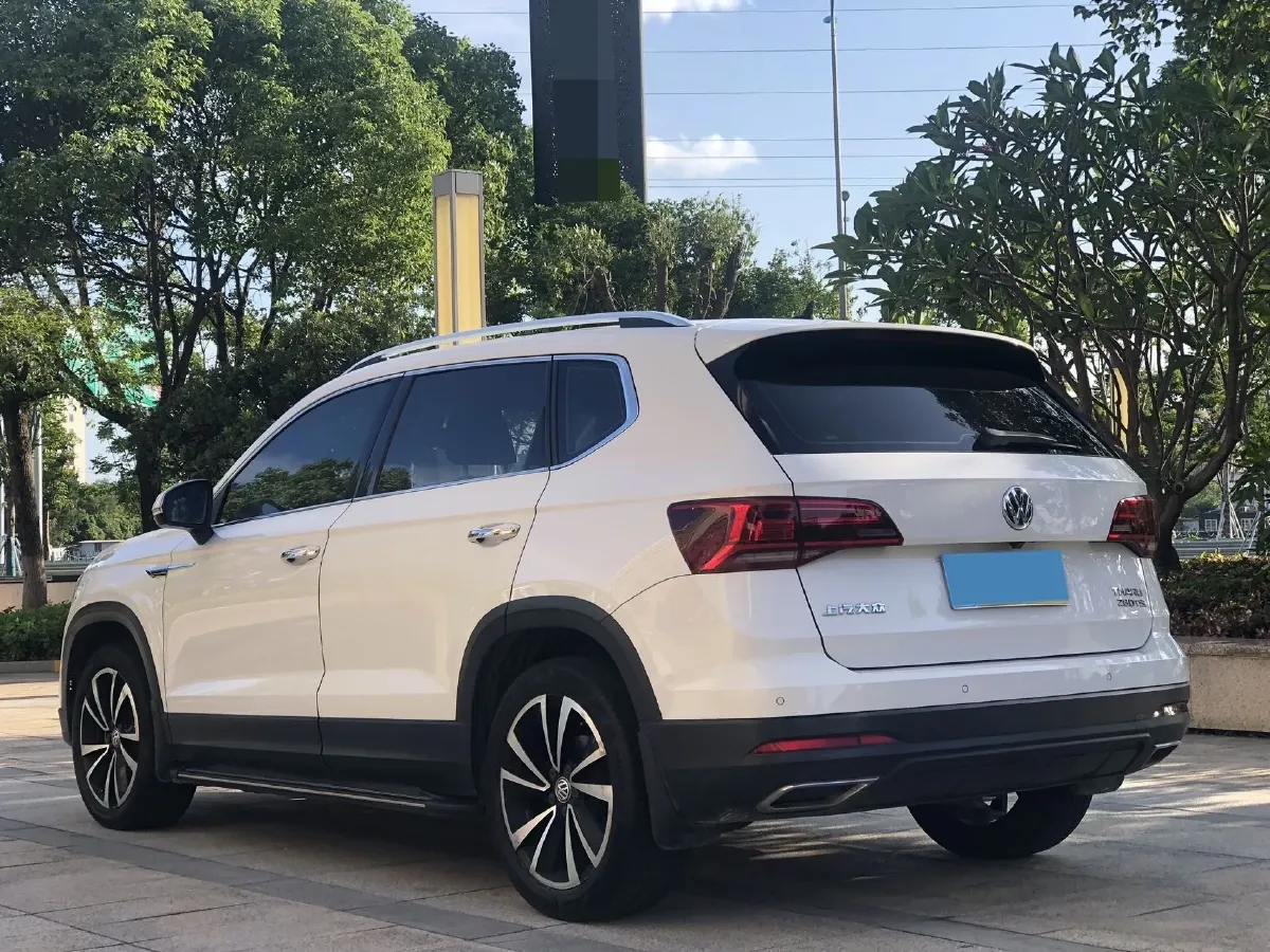 2019 MINI MINI 1.5T 102HP L3 7DCT,autocango,china used car exporter,china ev exporter,chinese used car exporter,chinese used ev exporter