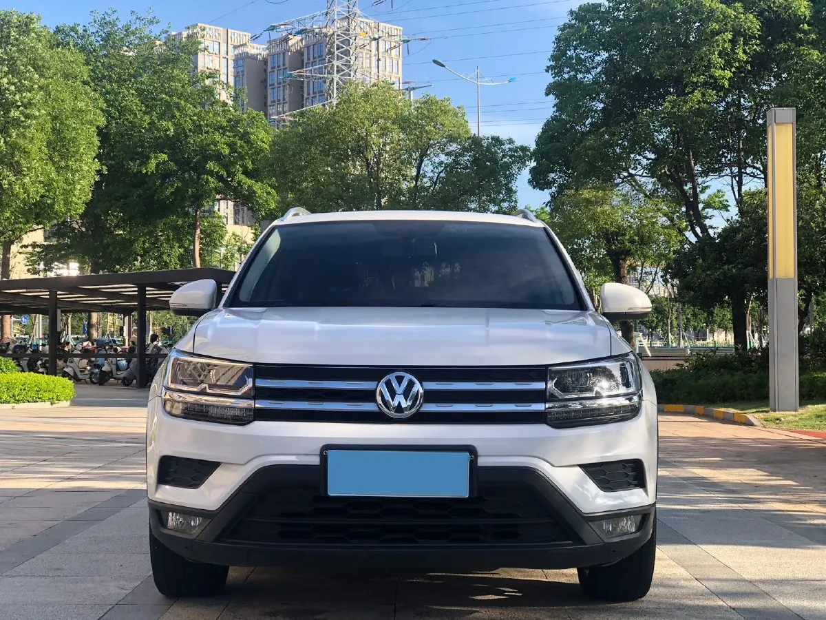 2019 MINI MINI 1.5T 102HP L3 7DCT,autocango,china used car exporter,china ev exporter,chinese used car exporter,chinese used ev exporter