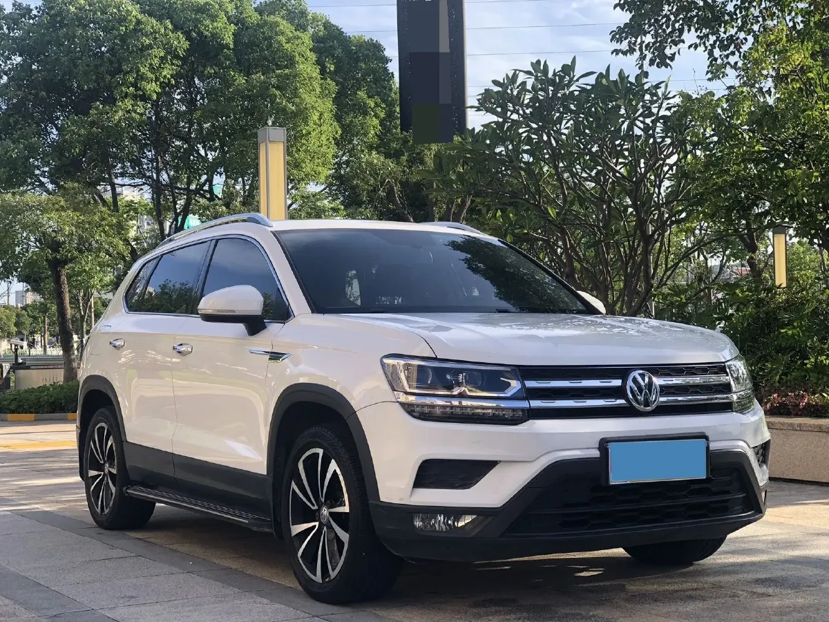 2019 MINI MINI 1.5T 102HP L3 7DCT,autocango,china used car exporter,china ev exporter,chinese used car exporter,chinese used ev exporter