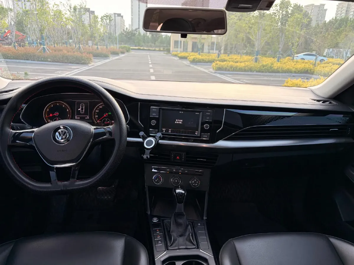 2019 Chevrolet Equinox 1.5T 180HP L4 6AT,autocango,china used car exporter,china ev exporter,chinese used car exporter,chinese used ev exporter