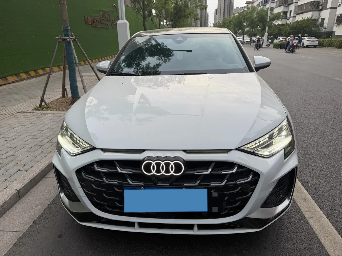 2025 Audi A3 1.5T 160HP L4 7DCT,autocango,china used car exporter,china ev exporter,chinese used car exporter,chinese used ev exporter