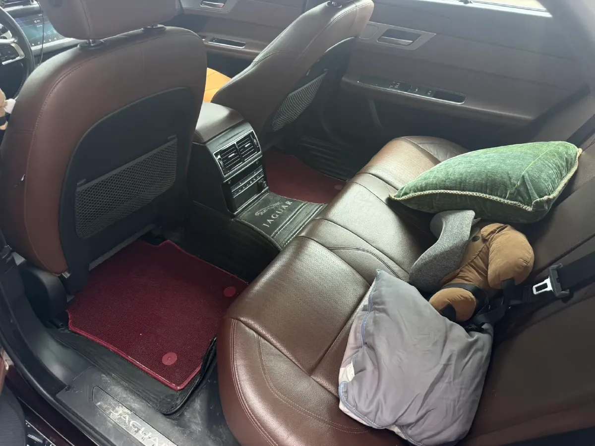 2019 Jaguar XFL 2.0T 250HP L4 8AT,autocango,china used car exporter,china ev exporter,chinese used car exporter,chinese used ev exporter