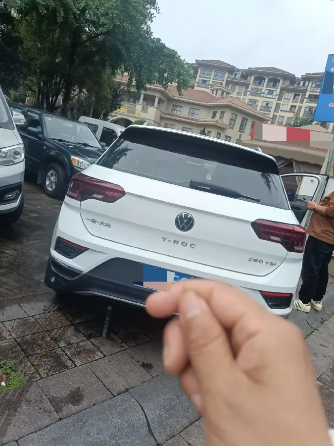 2021 Volkswagen T-Roc 1.4T 150HP L4 7DCT,autocango,china used car exporter,china ev exporter,chinese used car exporter,chinese used ev exporter
