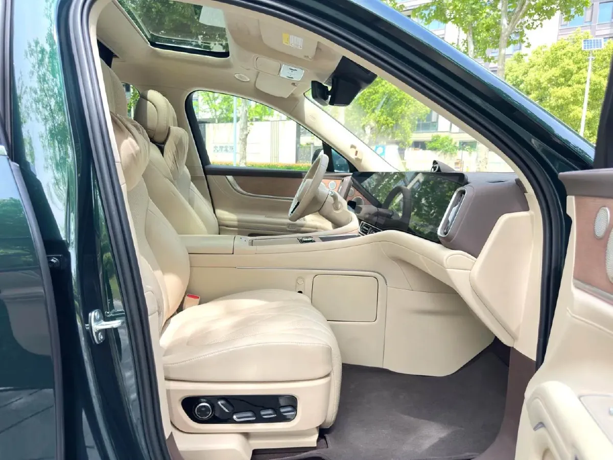 2024 AITO AITO M9 1.5T 152HP L4 REEV 42KWH,autocango,china used car exporter,china ev exporter,chinese used car exporter,chinese used ev exporter