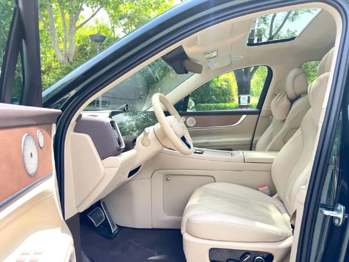 2024 AITO AITO M9 1.5T 152HP L4 REEV 42KWH,autocango,china used car exporter,china ev exporter,chinese used car exporter,chinese used ev exporter
