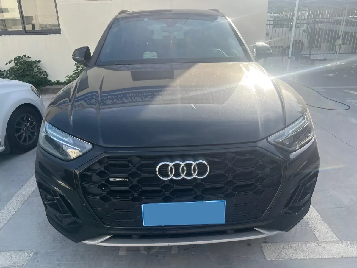 2023 Audi Q5L 2.0T 190HP L4 7DCT,autocango,china used car exporter,china ev exporter,chinese used car exporter,chinese used ev exporter